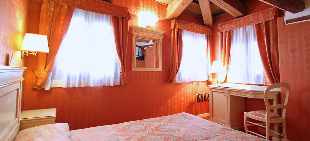 Bed and Breakfast Lanterna Di Marco Polo à Venise Couette-café