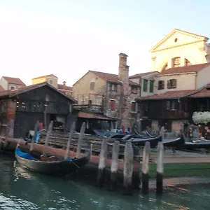 Ca' Di Rose ** Venice