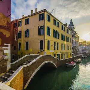 Le Marie ** Venice
