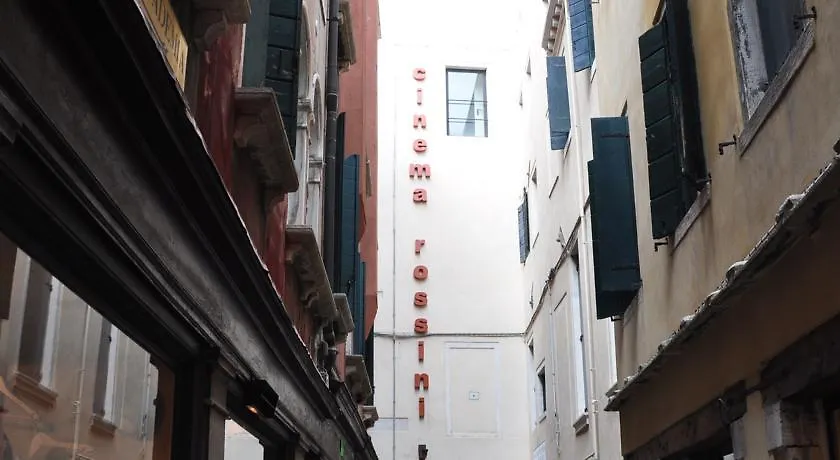 Lanterna Di Marco Polo Bed & Breakfast Venice Italy