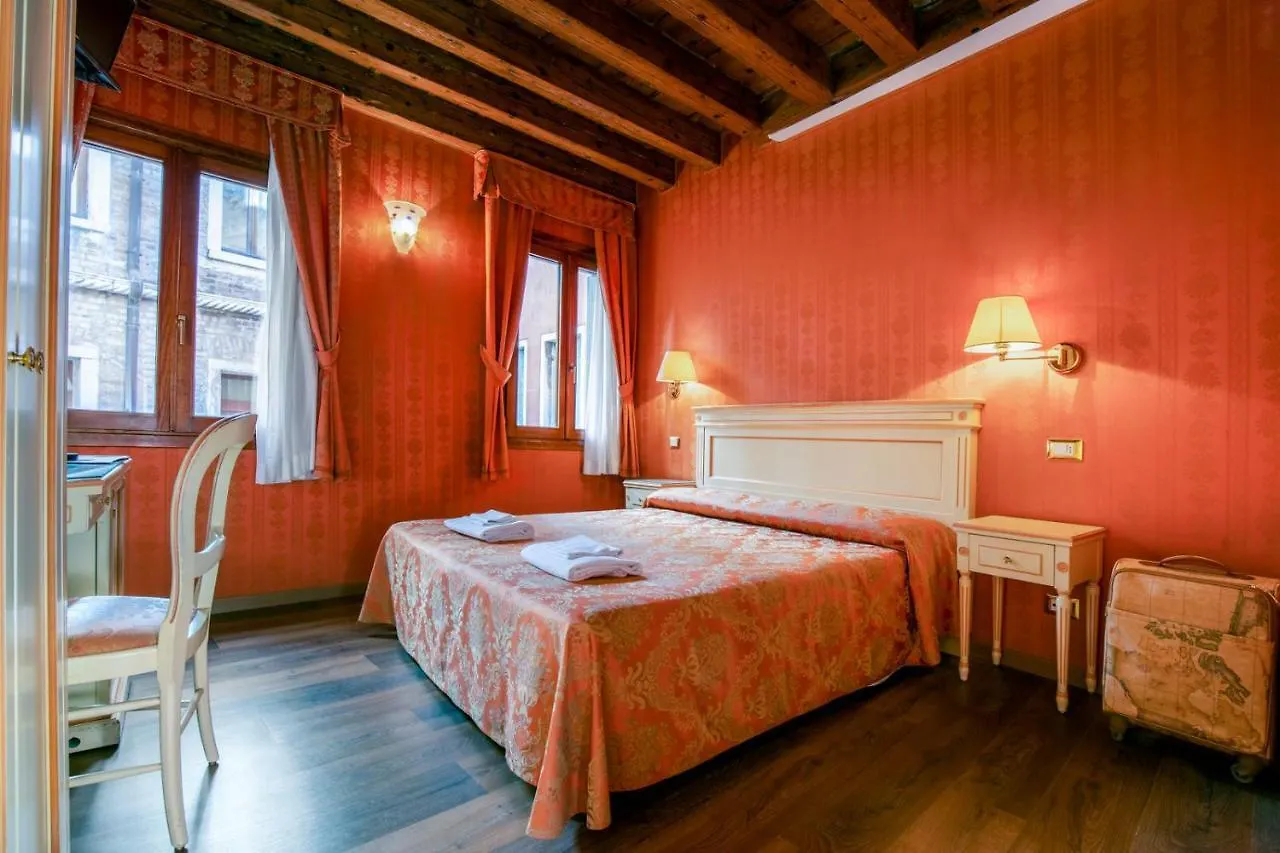 Lanterna Di Marco Polo Bed & Breakfast Venice Italy