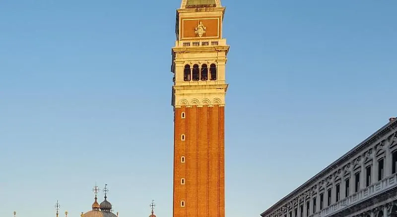 Lanterna Di Marco Polo Bed & Breakfast Venice Italy